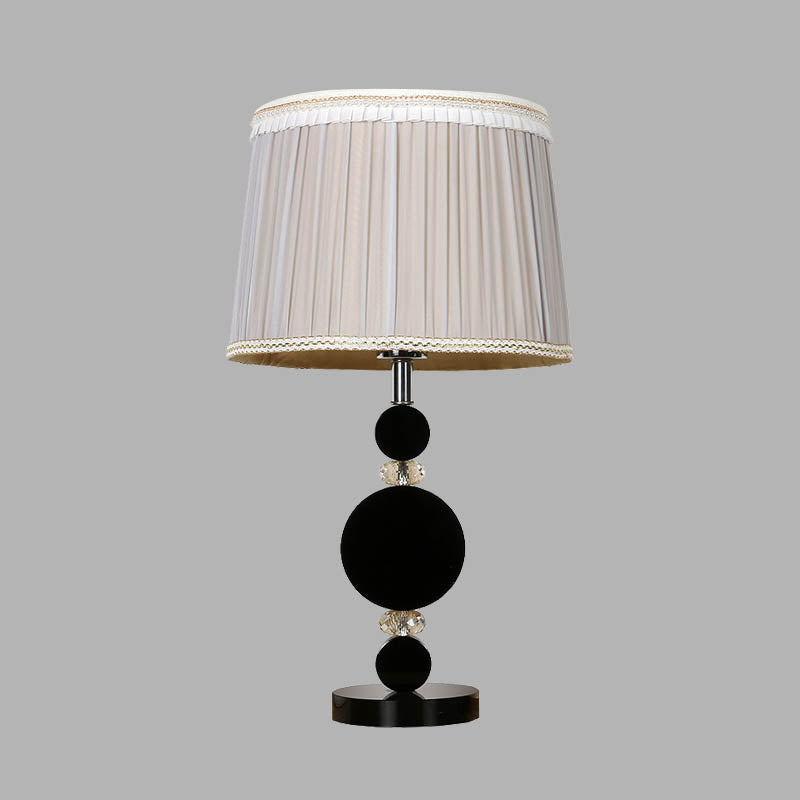 Tamburo rurale ombre night luce 1 lampada da tavolo in tessuto leggero in crema grigio per camera da letto con dettagli in finto.