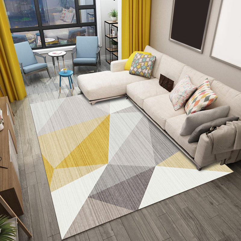 Gray Tone Simplicity Indoor Rug Polyester Triangle Print Carpet Washable Rug for Home Decoration