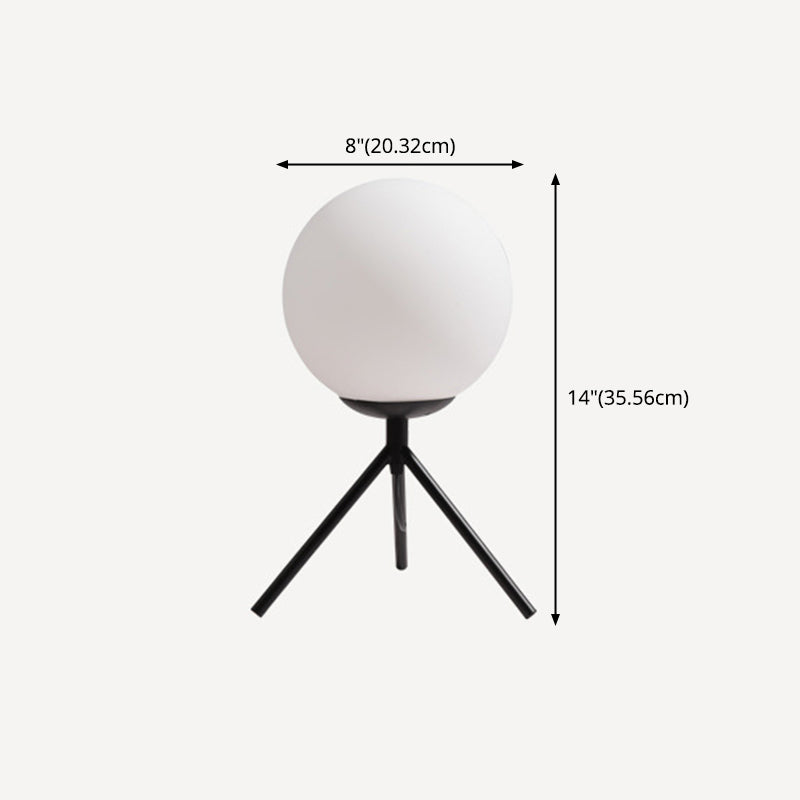 Lampada da tavolo minimalista con paralume a globo in vetro bianco, 1 lampadina, treppiede, camera da letto, comodino