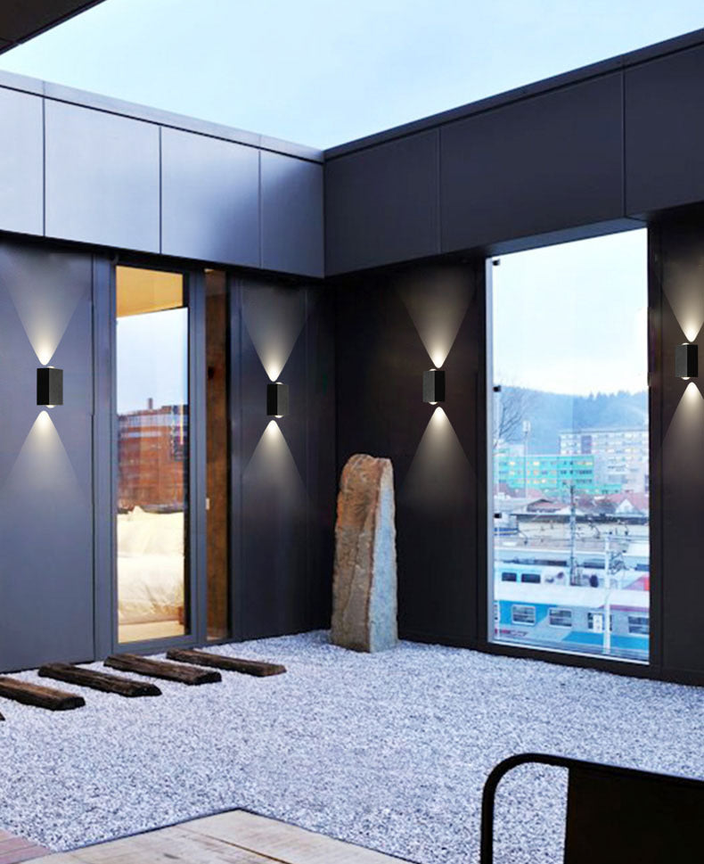 Black Geometric LED Wall Lamp in Modern Concise Style Aluminium Wall Sconce with Glass Shade