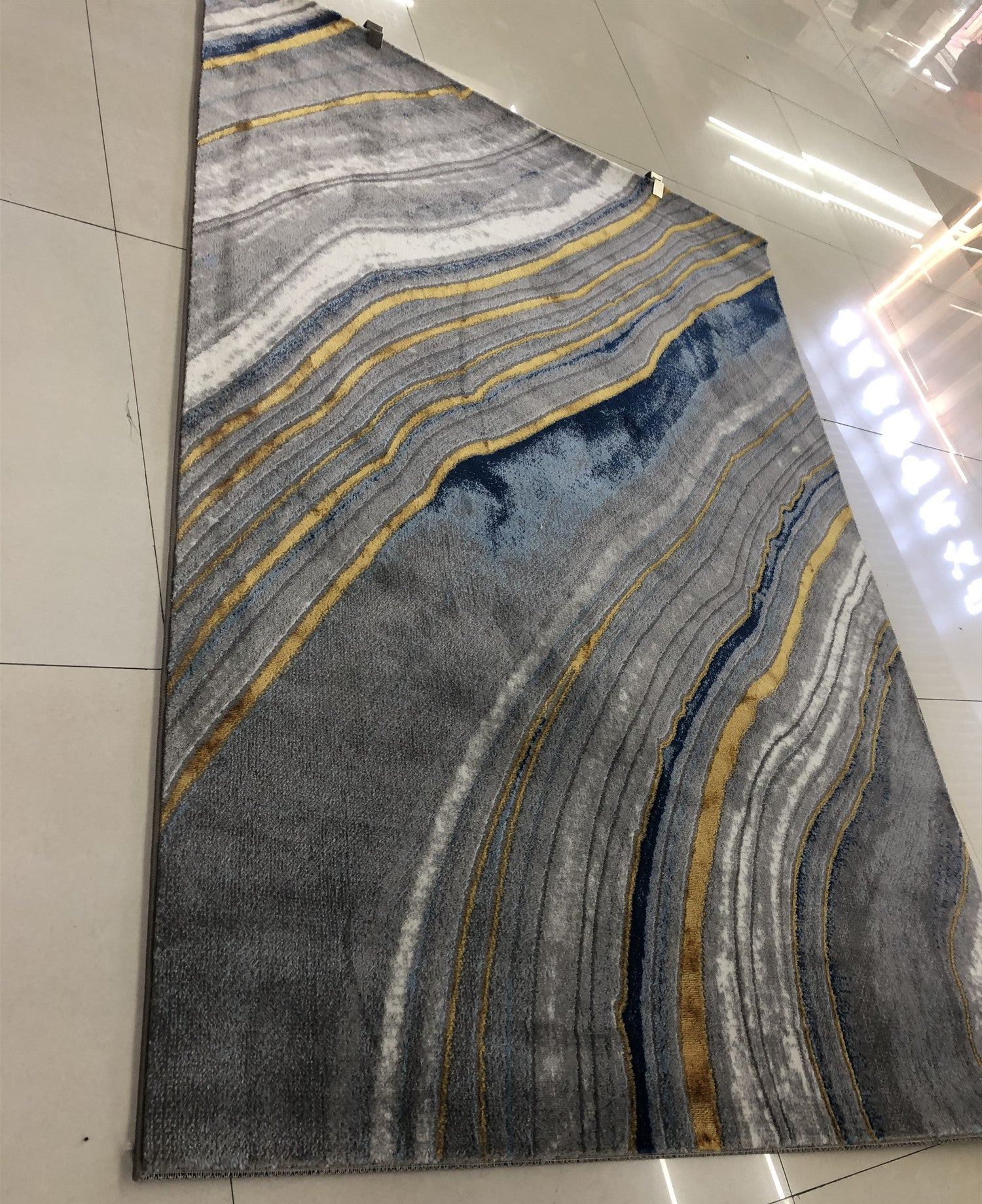 White Tone Modern Indoor Rug Polyester Gradient Rendering Carpet Easy Care Rug for Home Decoration