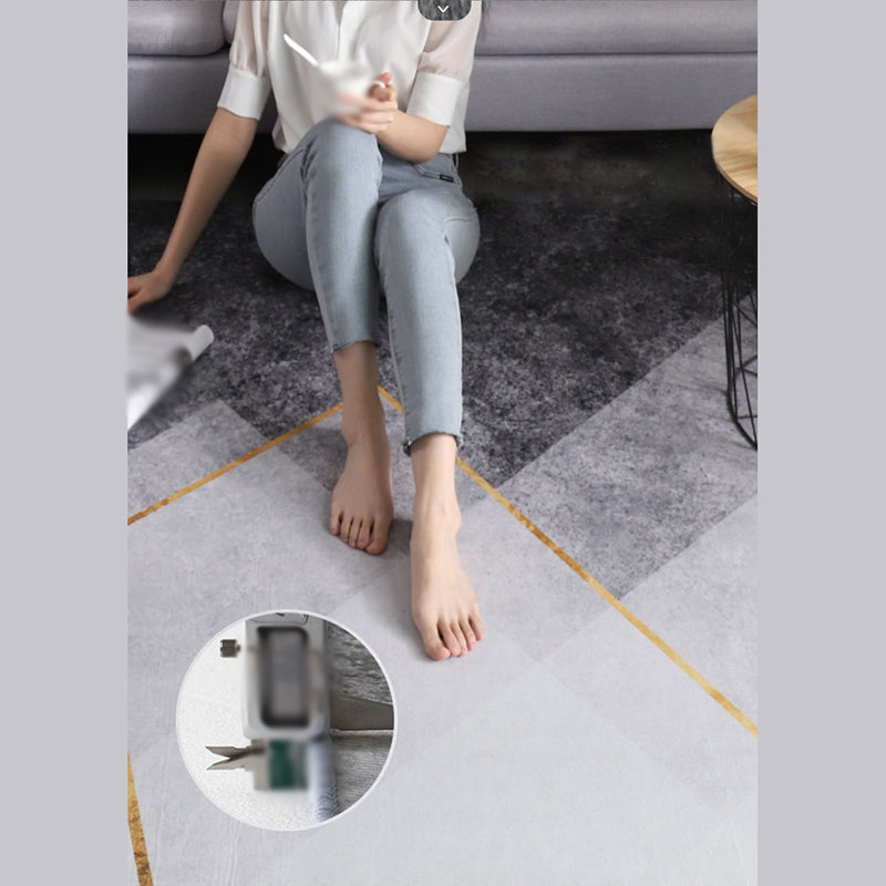 White Tone Comfort Area Carpet Polyester Gradient Traces Indoor Rug Easy Care Carpet for Living Room