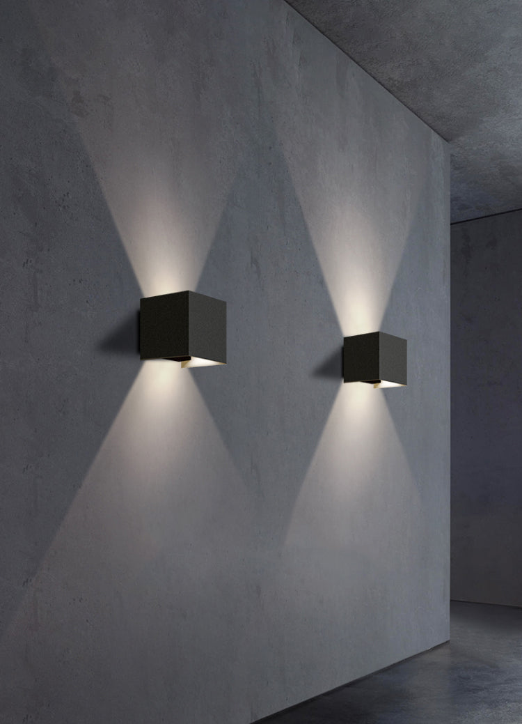 Quadratische Metallwandlampen 1-Licht-LED Moderne Außenwandhalterlampe für Garten