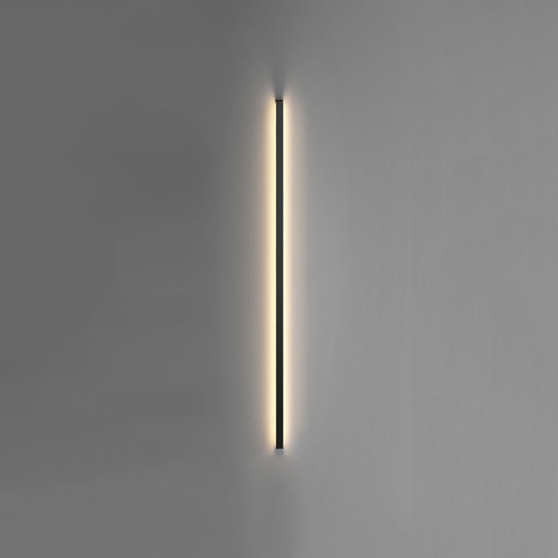 1-Light Linear Shade Wall Sconce Modern Style Metal Wall Lighting in Black