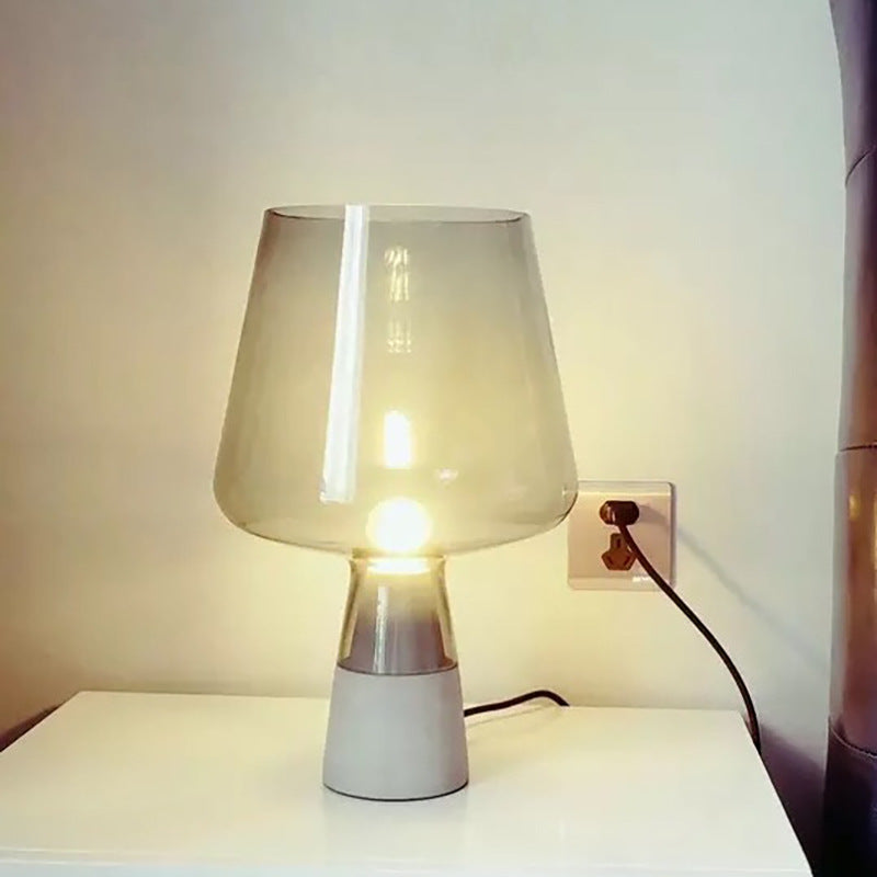 Lampada da comodino in vetro con lampada da tavolo affusolata ultramoderna per camera da letto