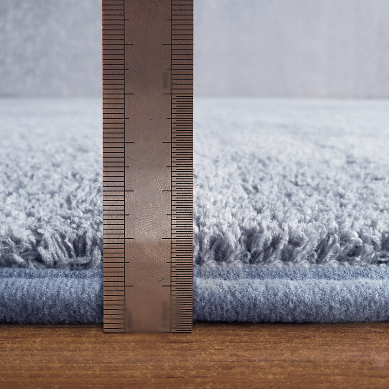Grauer Teppich in reiner Farbe, Polyester-Teppich, rutschfester Teppich für die Inneneinrichtung