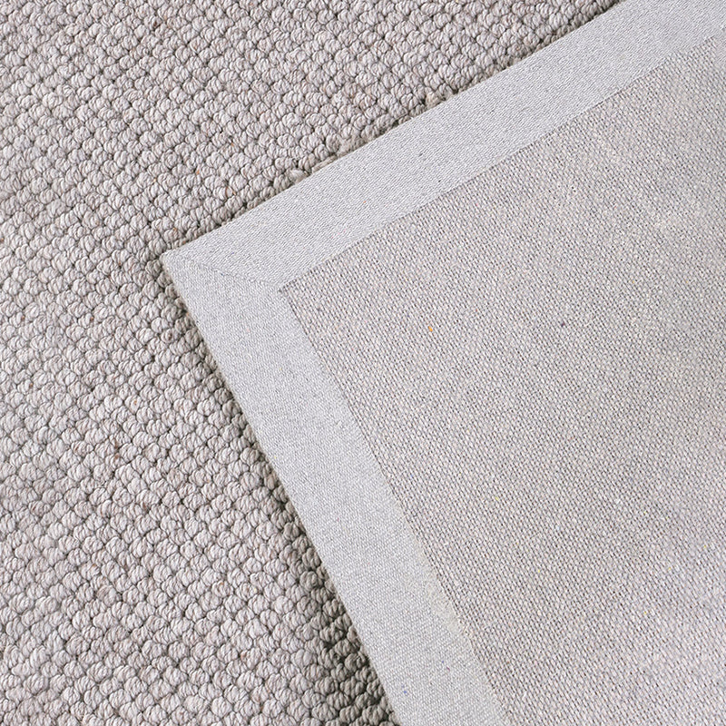 Ausgefallener grauer moderner Teppich aus einfarbigem Polyester mit rutschfester Rückseite für die Inneneinrichtung