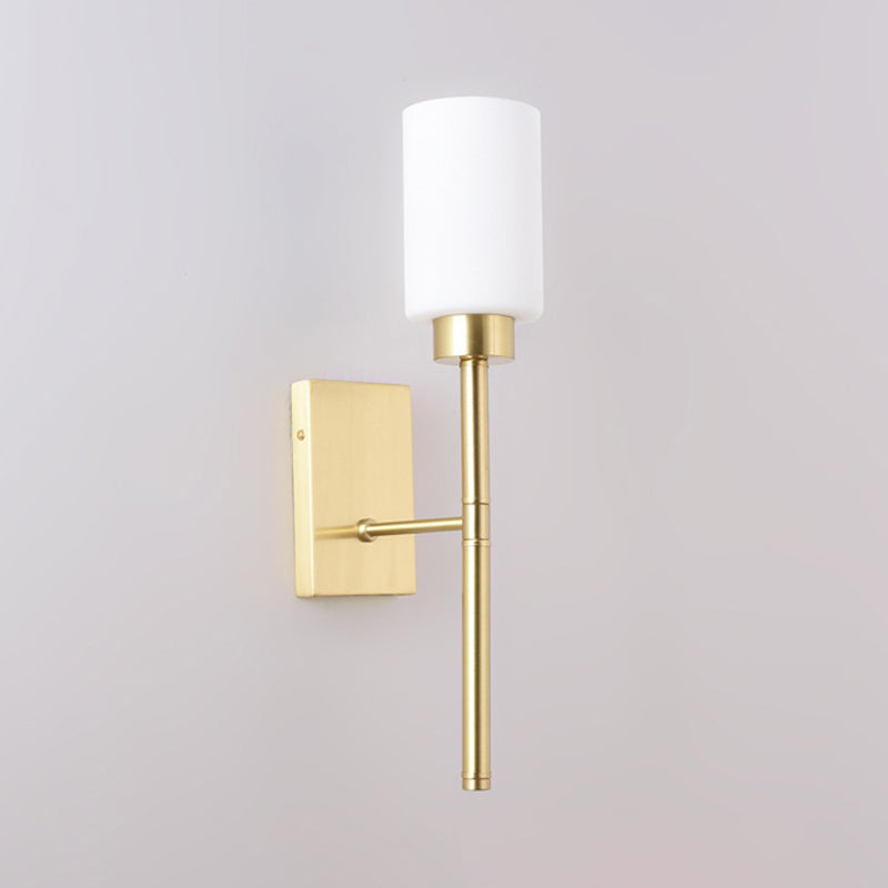 Opal Glass Tube Sconce Modernist 1 Bulb Wher Wall Freeting In ottone con braccio a matita in metallo