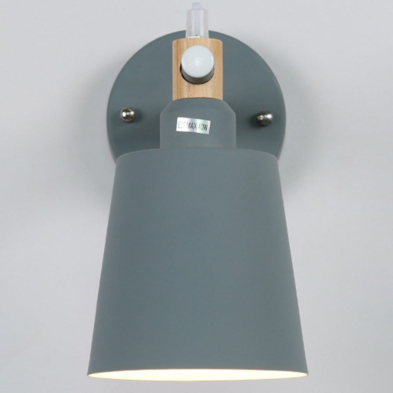 Lámpara de pared de macaron de hierro forjado en estilo de pared de domo de madera de estilo artístico moderno para espacios interiores