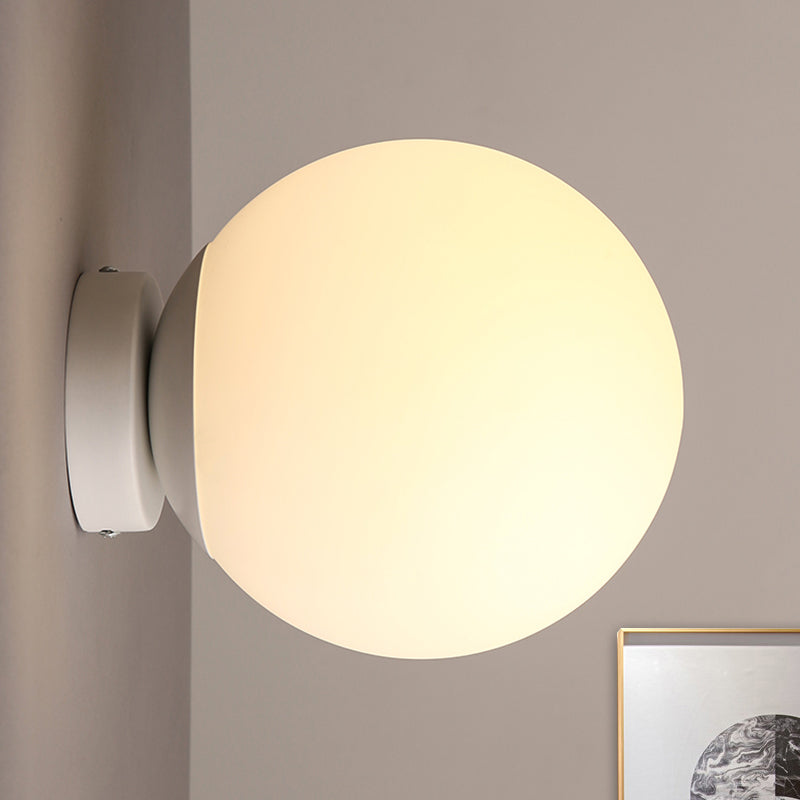 Luz de la plataforma esférica Minimalismo de vidrio blanco 1 Iluminación montada en la pared de bulbo para balcón, 10 "/11.5"/13 "de ancho