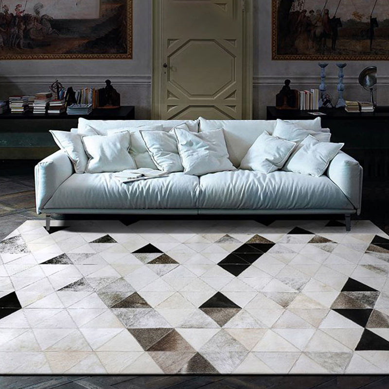 Beige Geometric Pattern Area Rug Cowhide Area Carpet Stain Resistant Rug for Home Decoration