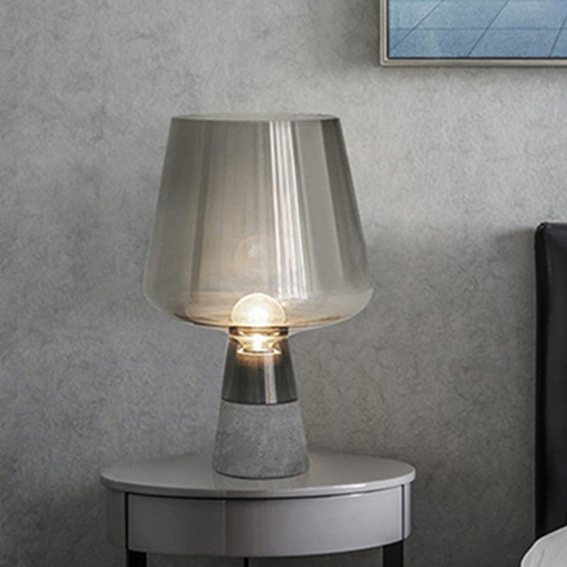 Lampada da comodino in vetro con lampada da tavolo affusolata ultramoderna per camera da letto