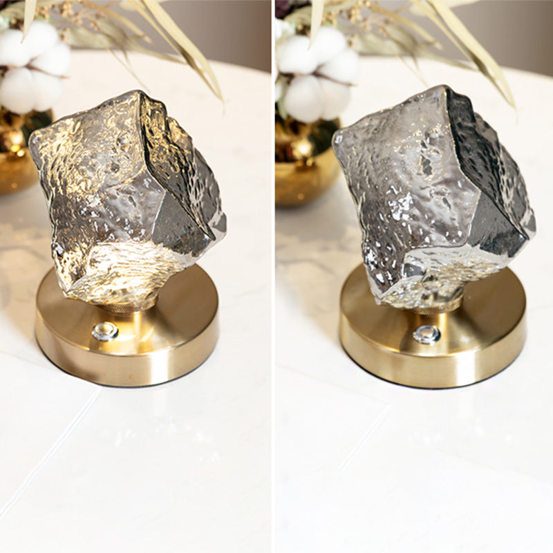 Lampada da tavolo in vetro a forma di roccia Lampada da comodino moderna con finitura dorata a 1 luce