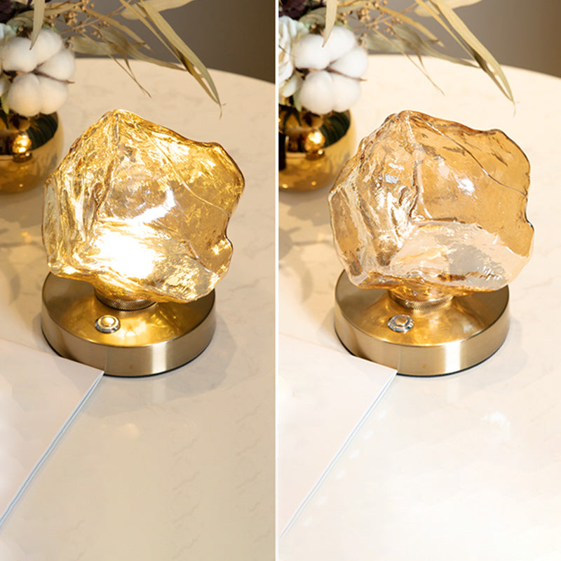 Lampada da tavolo in vetro a forma di roccia Lampada da comodino moderna con finitura dorata a 1 luce