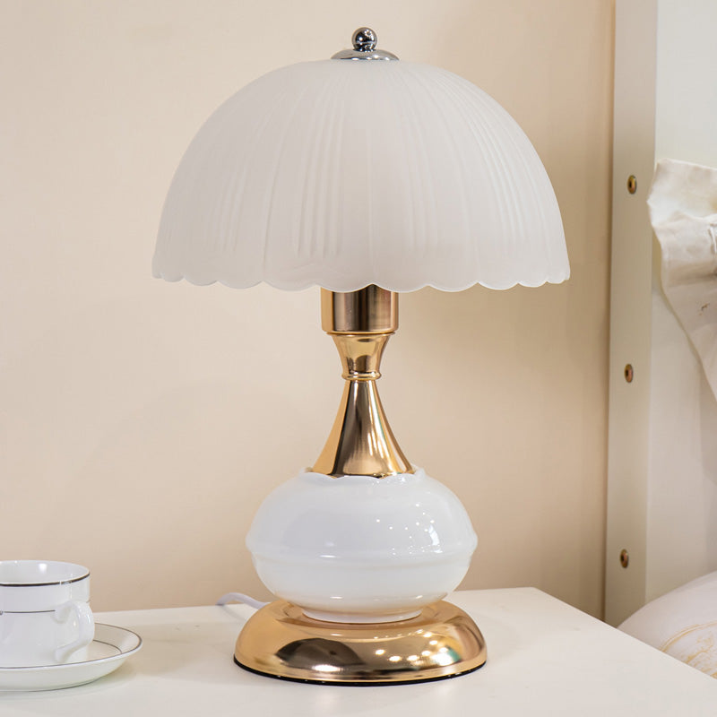 Minimalistische Kuppel Schattentischlampe Gefriertes weißes Glas 1 Kopf Wohnzimmer Nachtlicht