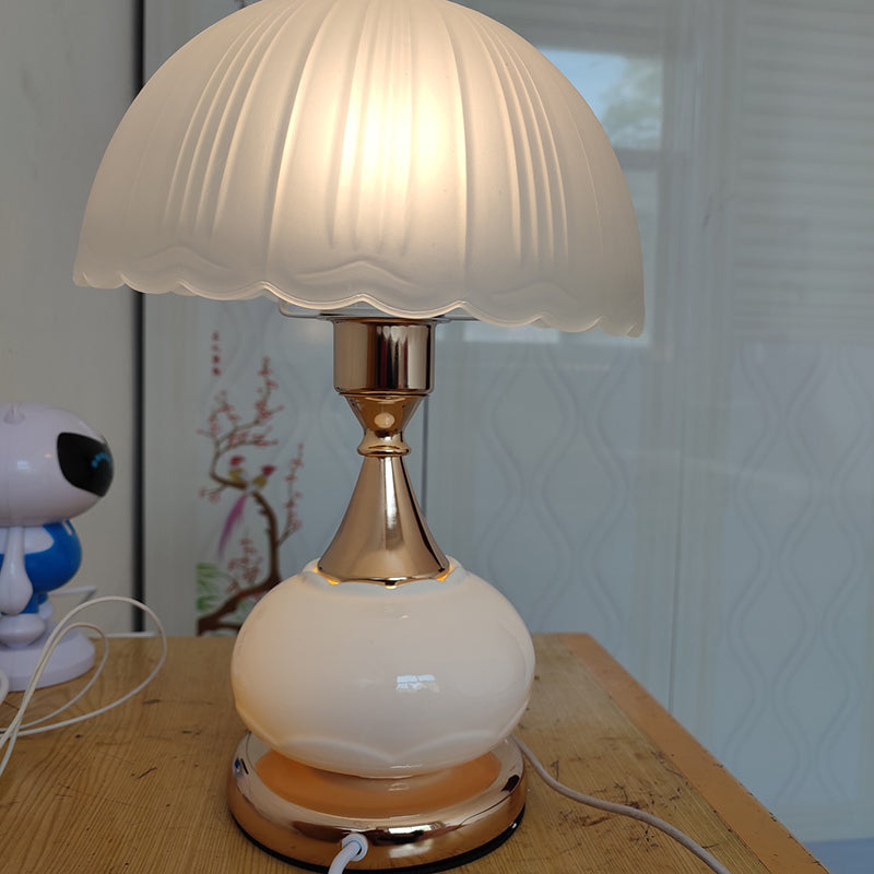 Minimalistische Kuppel Schattentischlampe Gefriertes weißes Glas 1 Kopf Wohnzimmer Nachtlicht