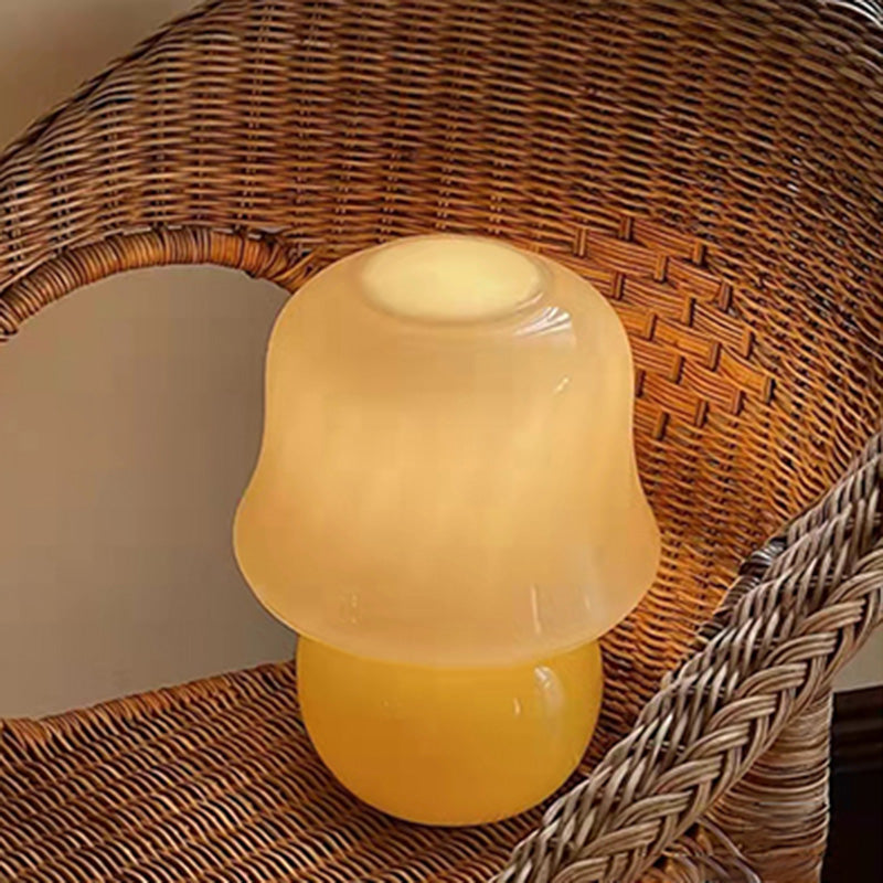Ultra-modern Simplicity Mushroom Table Lamp Hand-Blown Glass Nightstand Lamp for Bedroom