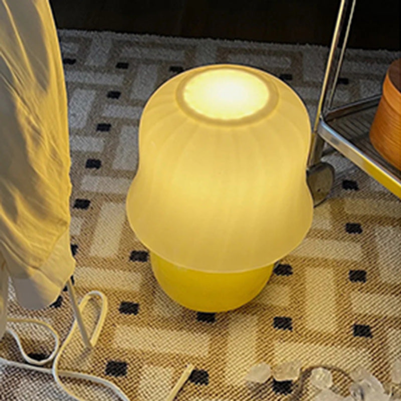 Ultra-modern Simplicity Mushroom Table Lamp Hand-Blown Glass Nightstand Lamp for Bedroom