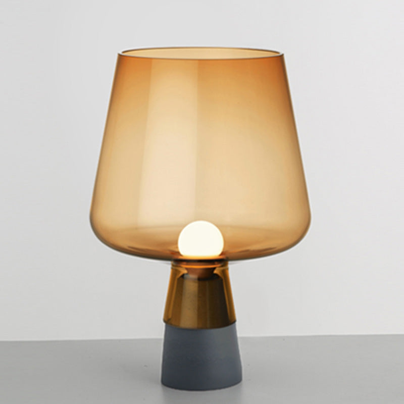 Lampada da comodino in vetro con lampada da tavolo affusolata ultramoderna per camera da letto