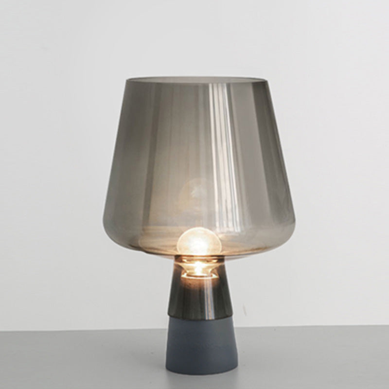 Lampada da comodino in vetro con lampada da tavolo affusolata ultramoderna per camera da letto