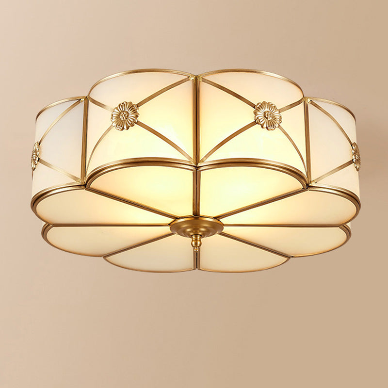 Lampe encastrée traditionnelle pour chambre à coucher avec verre festonné ombré en or
