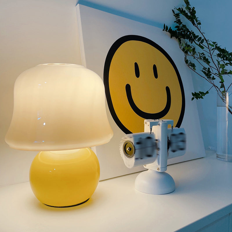 Ultra-modern Simplicity Mushroom Table Lamp Hand-Blown Glass Nightstand Lamp for Bedroom