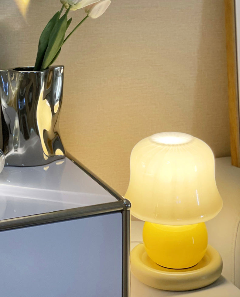 Ultra-modern Simplicity Mushroom Table Lamp Hand-Blown Glass Nightstand Lamp for Bedroom