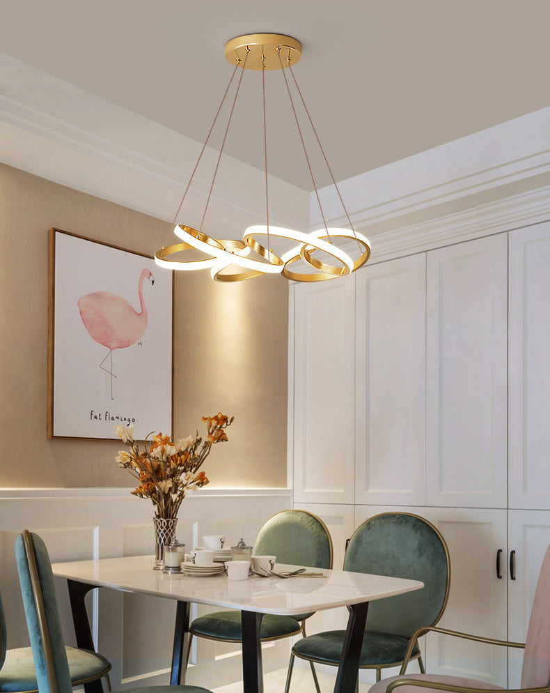 Curve senza soluzione di continuità il lampadario leggero moderno a soffitto acrilico a soffitto in oro