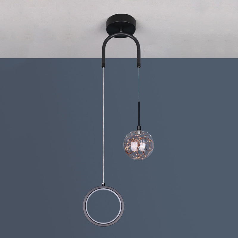 Verre contemporain circulaire et pendentif à la balle mené pour une salle à manger