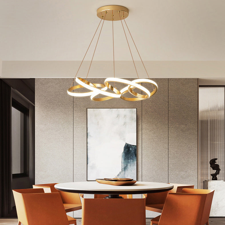 Curve senza soluzione di continuità il lampadario leggero moderno a soffitto acrilico a soffitto in oro