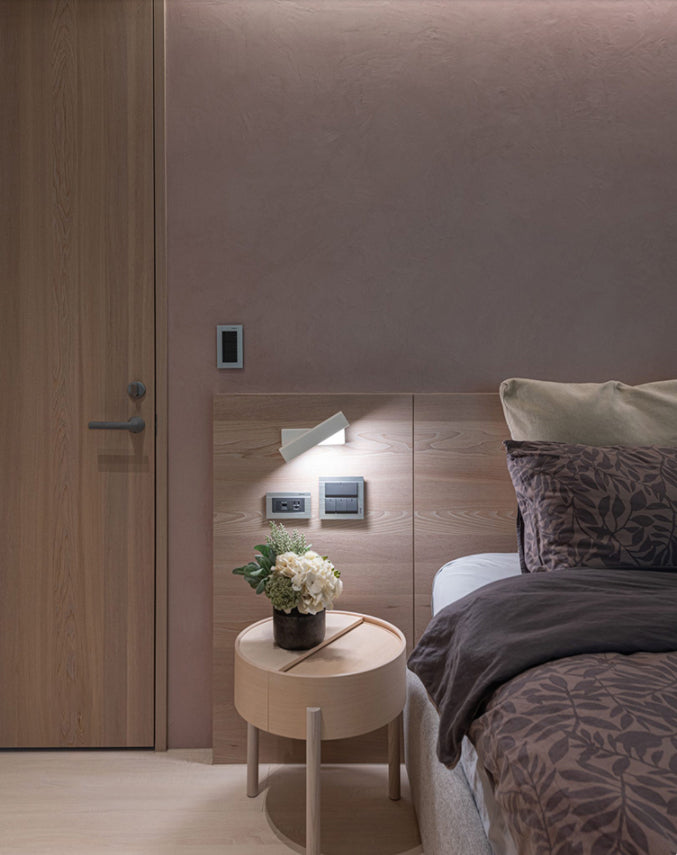 Aluminium LED Rotatable Wall Sconce in Modern Minimalist Style Wooden Wall Lamp for Bedroom