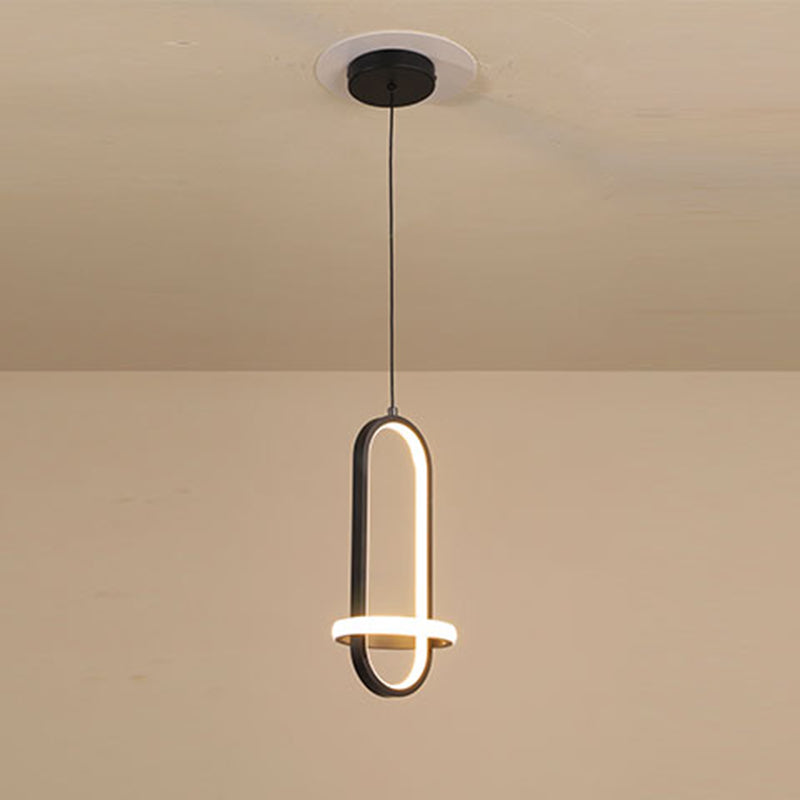 Aluminium LED Hanging Light dans un style concis moderne en fer forgé, une lumière suspendue géométrique avec une teinte en silicone