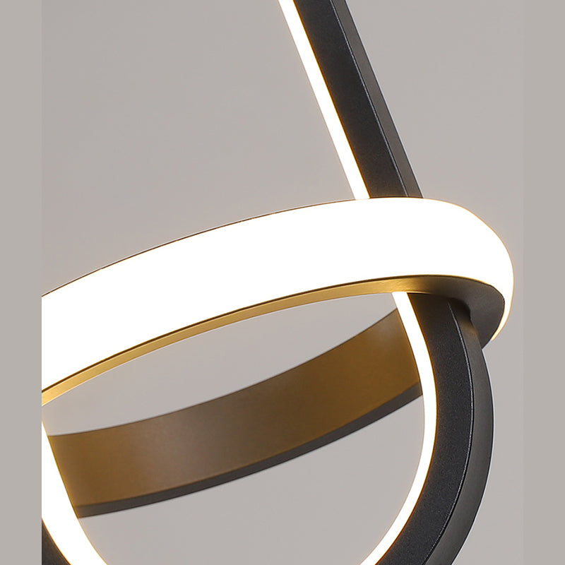 Aluminium LED Hanging Light dans un style concis moderne en fer forgé, une lumière suspendue géométrique avec une teinte en silicone