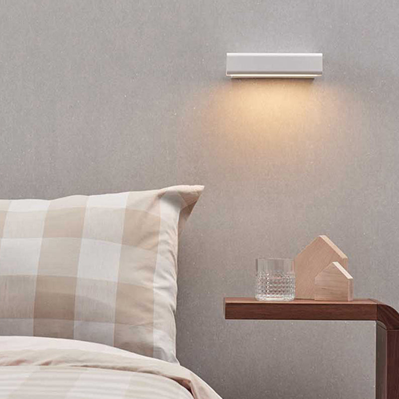 Luz de pared LED rectangular de hierro forjado en una moderna lámpara de pared giratoria de madera de estilo conciso con sombra acrílica