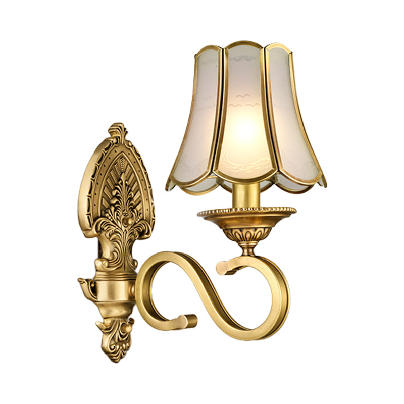 Gold 1/2 Heads Sconce Light Light retro Retro Curved Bram Wall Lighting con ombra in vetro smussata svasata