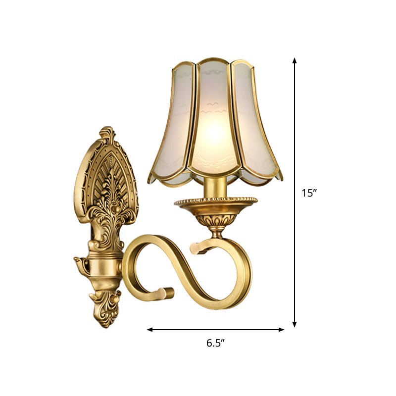 Gold 1/2 Heads Sconce Light Light retro Retro Curved Bram Wall Lighting con ombra in vetro smussata svasata