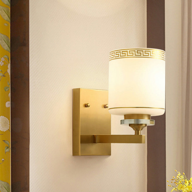Prontaitura a parete a singolo cilindro SCONCE LAMPARE MOLTA GLASTRO GRATUITA OPALE IN GOLD CON SWASTIKA ELEMENTO
