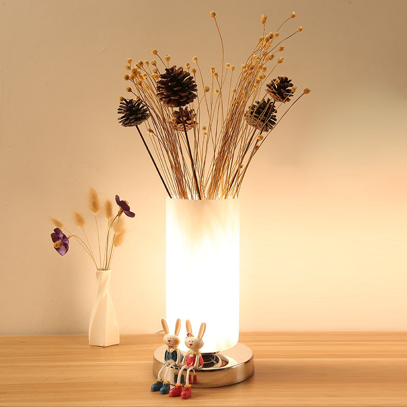 Lampada da tavolo con fiori e vasi Lampada da notte cromata a 1 luce in vetro bianco nordico con decorazioni floreali