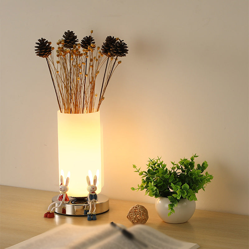 Lampada da tavolo con fiori e vasi Lampada da notte cromata a 1 luce in vetro bianco nordico con decorazioni floreali