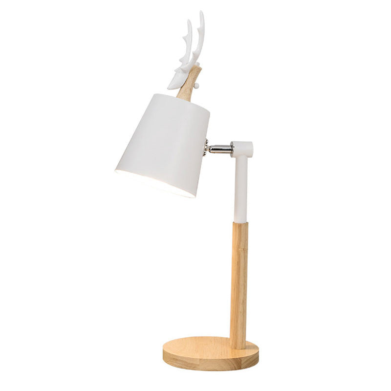 Lámpara de mesa de sombra cónica de metal nórdico de metal de 1 luz de la mesa del dormitorio con base de madera