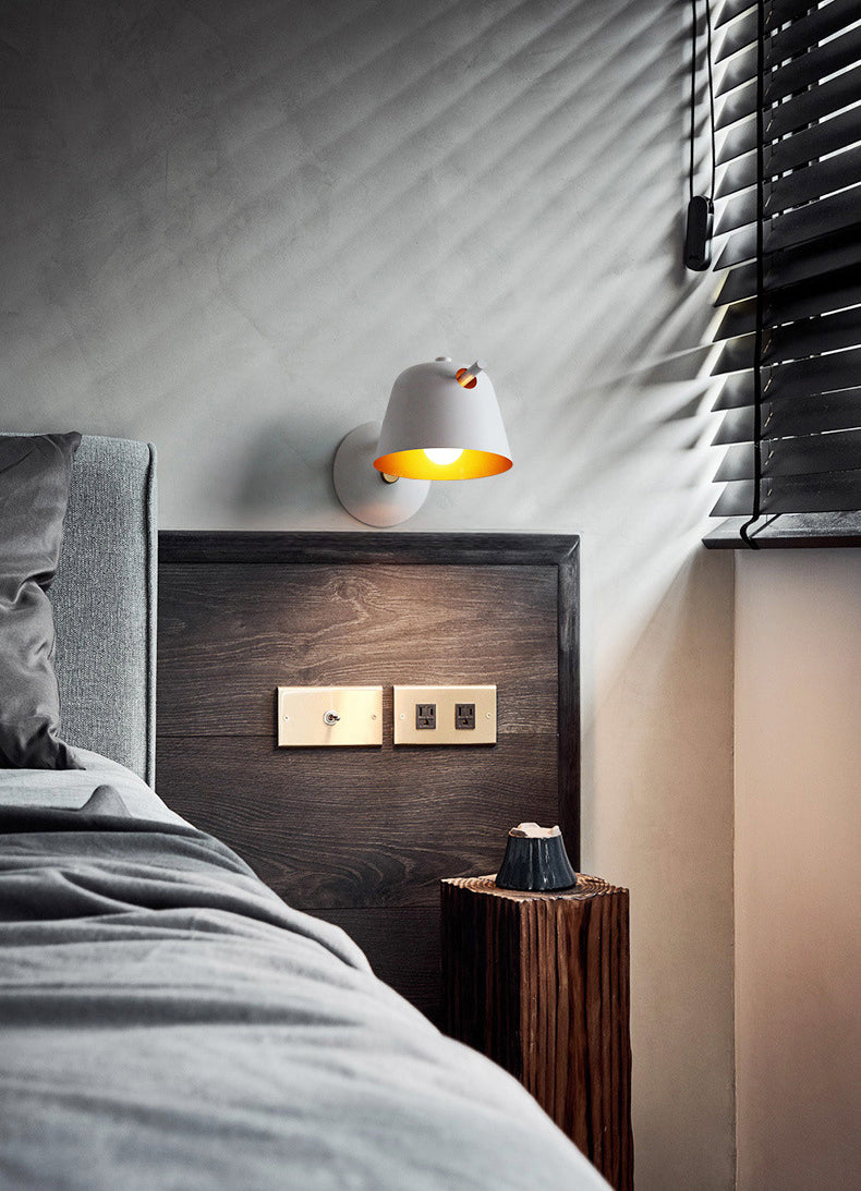 Luz de pared simple de hierro lacado en lámpara de pared geométrica de estilo geométrico de estilo creativo moderno para dormitorio