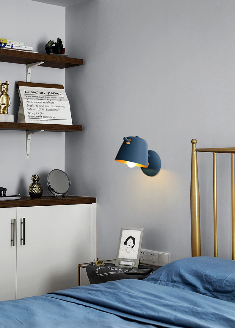Luz de pared simple de hierro lacado en lámpara de pared geométrica de estilo geométrico de estilo creativo moderno para dormitorio