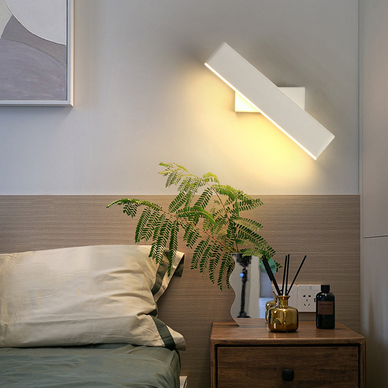 Lampada a parete a LED rettangolare acrilica in stile moderno in ferro battuto in ferro battuto con una parete per camera da letto