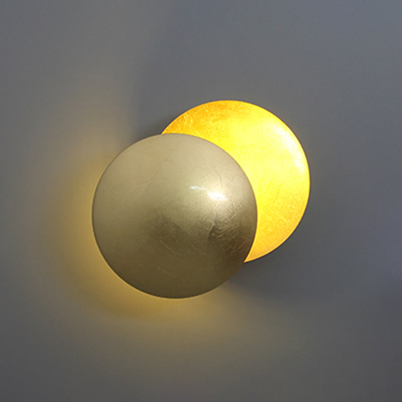 Wrought Iron LED Rotatable Wall Lamp in Modern Creative Style Gold Foil Circular Wall Sconce for Bedroom