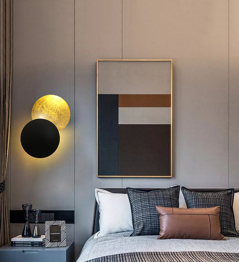Wrought Iron LED Rotatable Wall Lamp in Modern Creative Style Gold Foil Circular Wall Sconce for Bedroom