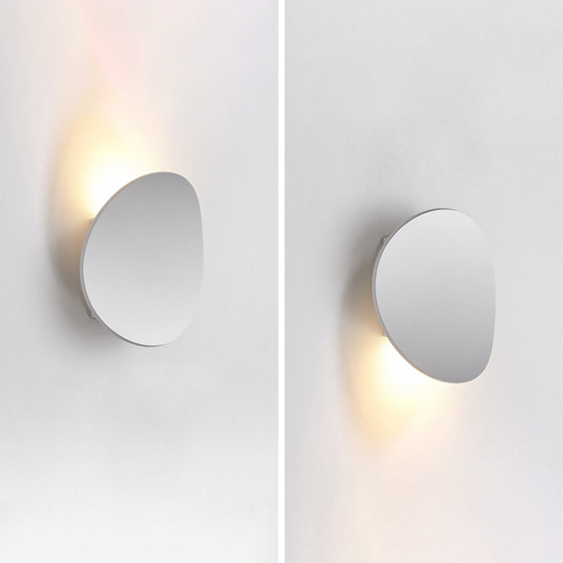 1-Light Wall Mounted Light Modern Style Bend Aluminum Wall Sconce Lamp in Black and White