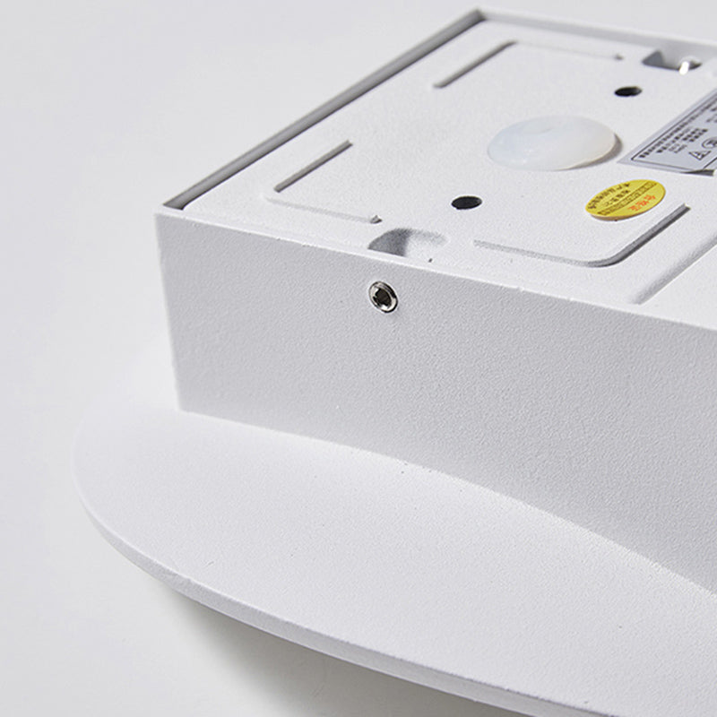 1-Light Wall Mounted Light Modern Style Bend Aluminum Wall Sconce Lamp in Black and White