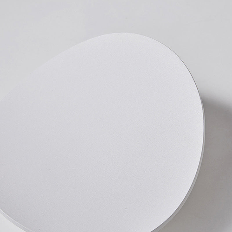 1-Light Wall Mounted Light Modern Style Bend Aluminum Wall Sconce Lamp in Black and White