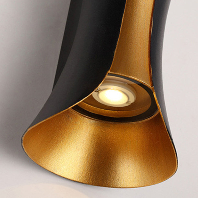 Lampada montata a parete in stile moderno a parete a muro 2 luci di luce in alluminio in nero in nero e oro