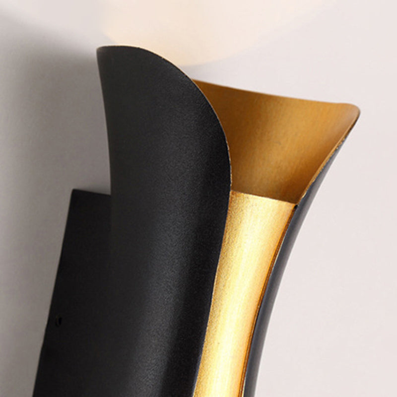 Lampada montata a parete in stile moderno a parete a muro 2 luci di luce in alluminio in nero in nero e oro